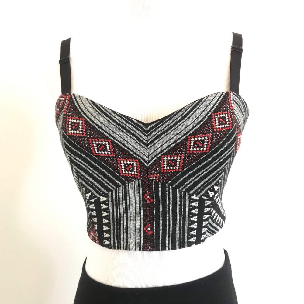 Design Lab Crop Top - Picture 3 of 4